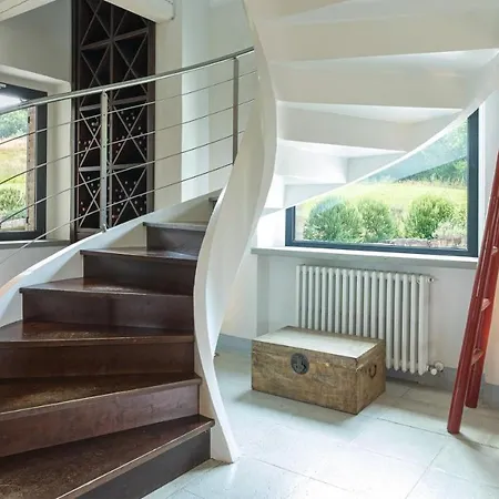 Le Fontane 12, Emma *