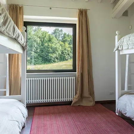 Le Fontane 12, Emma Todi