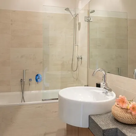 Le Fontane 12, Emma * Todi