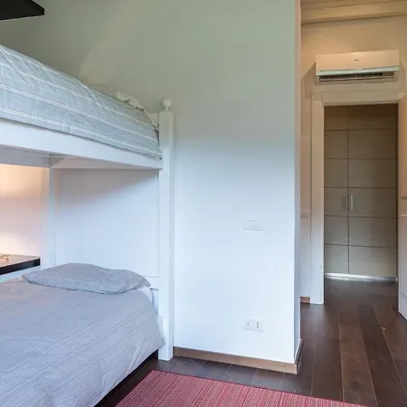 Le Fontane 12, Emma Todi