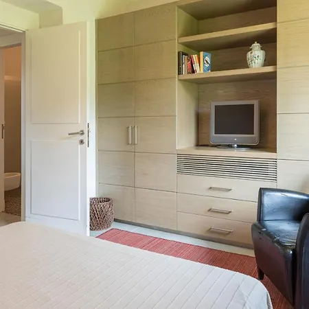 Βίλα Le Fontane 12, Emma