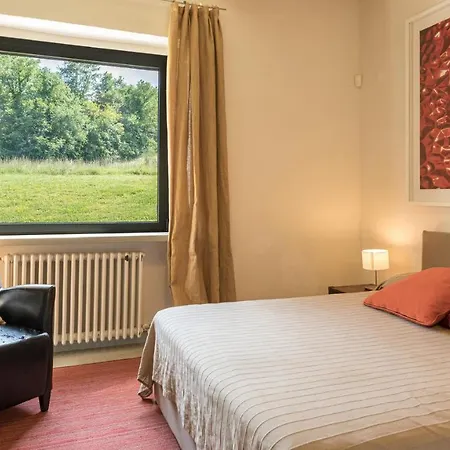 Le Fontane 12, Emma Todi