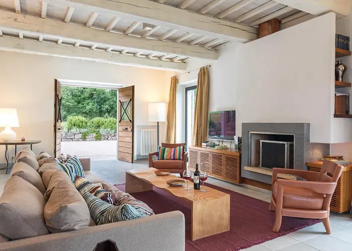 Villa Le Fontane 12, Emma *