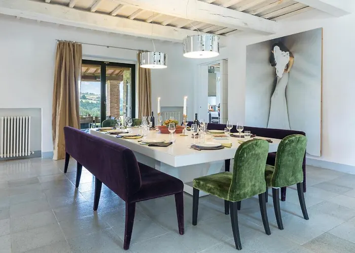 Le Fontane 12, Emma Todi