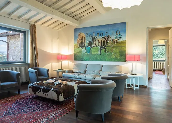 Villa Le Fontane 12, Emma *