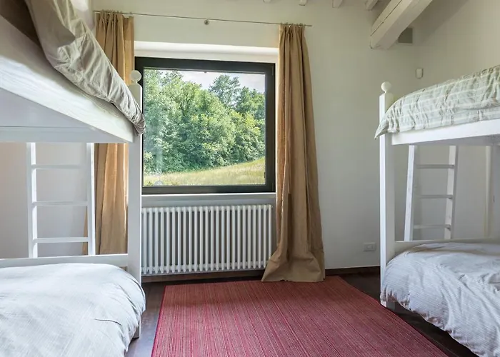 Le Fontane 12, Emma Todi