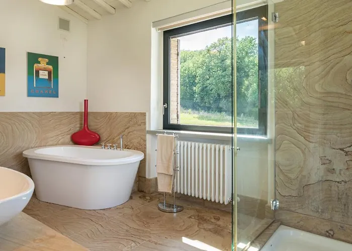 Le Fontane 12, Emma *