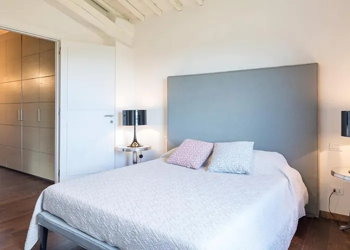 Le Fontane 12, Emma Villa