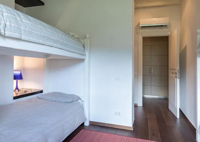 Le Fontane 12, Emma Todi