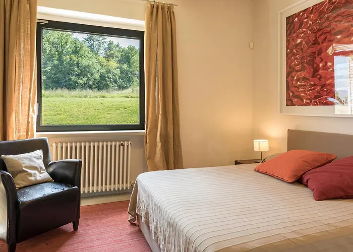 Le Fontane 12, Emma Todi