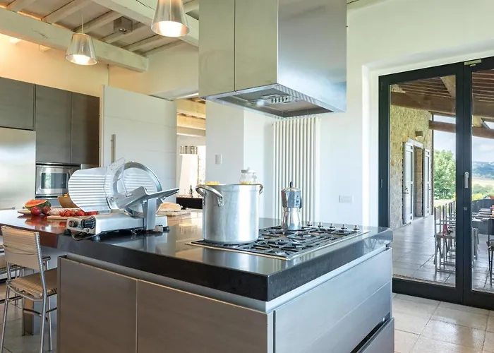 Villa Le Fontane 12, Emma *